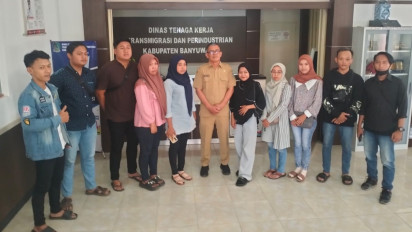 Diminta Tanggung Utang, Sejumlah Karyawan Warung Bakso Geruduk Disnaker Banyuwangi