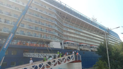 Kapal Pesiar Raksasa Celebrity Solstice Tiba di Bali, Bawa 2800 Wisman
