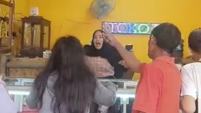 Tiga Pria Berpistol Rampok Toko Mas di Pasar Pendopo Pali