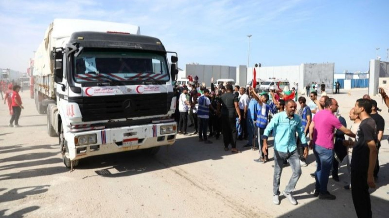 Terbatasnya Pelayanan Kesehatan di Gaza, Perbatasan Rafah Akhirnya Dibuka untuk Evakuasi Warga Palestina ke Rumah Sakit Mesir
            - galeri foto