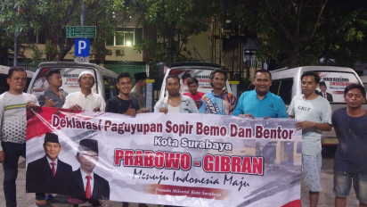 Paguyuban Bemo dan Bentor di Surabaya Beri Dukungan ke Pasangan Prabowo – Gibran, Pasang Foto di Kendaraan Masing-masing