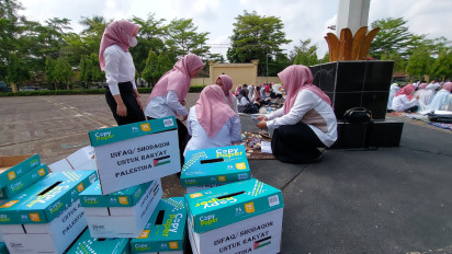 Ribuan Pelajar, Santri dan ASN di Banjar Galang Dana untuk Palestina