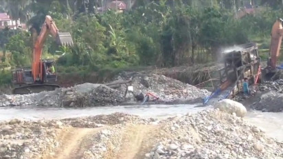 Tambang Emas Ilegal Menggunakan Alat Berat Marak di Mandailing Natal
