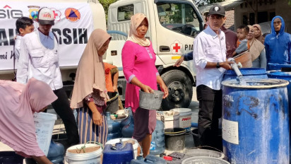 PWI Tuban dan BRI Salurkan 100 Ribu Liter Air Bersih untuk Warga Kekeringan