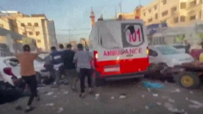 Israel Serang Ambulans Dekat Rumah Sakit di Gaza, 15 Orang Tewas dan 60 Orang Luka-Luka