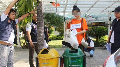 Model Selebgram Buang Orok Bayi di Bandara Peragakan 18 Adegan Saat Rekonstruksi 