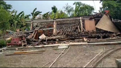 Satu Rumah Warga Ngawi Kembali Roboh Diterjang Angin Puting Beliung, Dua Luka 