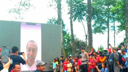 Jokowi Saksikan Langsung Peletakan Batu Pertama Pembangunan Patung Dirinya Di Kabupaten Karo