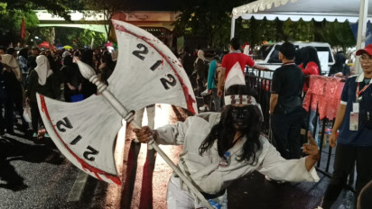 Meski Diguyur Hujan Lebat, Peserta Gerak Jalan Perjuangan Mojokerto – Surabaya Berhasil Capai Garis Finish