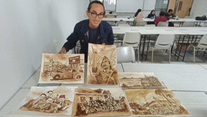Kreatif! Lukisan dari Ampas Kopi, Membingkai Peristiwa Perlawanan Surabaya Melawan Penjajah
