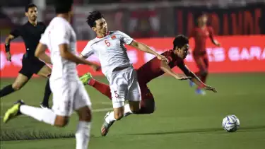 Timnas Indonesia Dapat Kabar Baik, Bek Vietnam Doan Van Hau Kena Batunya