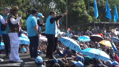 HUT Ke-4 Partai Gelora Dibanjiri Simpatisan Partai, Hadiah Utama Mobil di Raih Guru TK Sekolah Alam