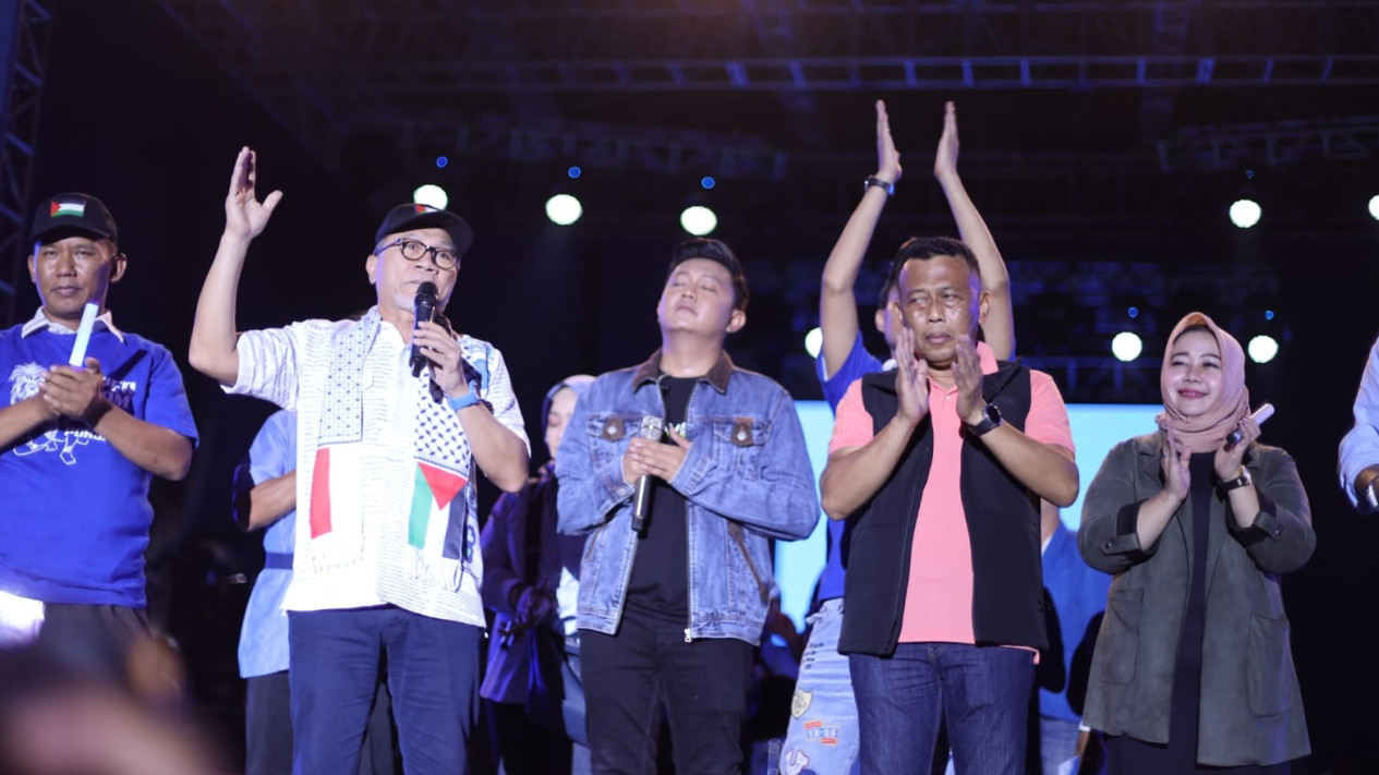 PAN Gelar Konser Birukan Langit Indonesia di Ponorogo, Hasil Penjualan Tiket Disumbangkan ke Palestina
            - galeri foto