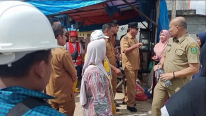 Bupati Madina Dihadang Pedagang Saat Tinjau Pembangunan Pasar Baru Panyabungan