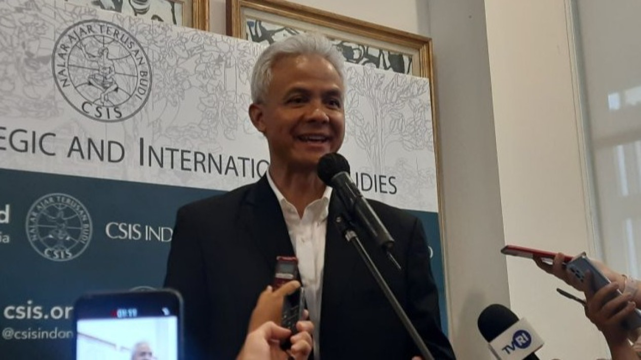 Respons Ganjar soal Putusan MKMK Jatuhkan Sanksi Kepada 6 Hakim Konstitusi: Saya Hormati
            - galeri foto