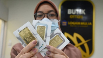 Harga Emas Batangan Terjun Bebas Rp17 Ribu Per Gram