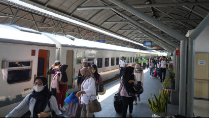 Peringati Hari Pahlawan, KAI Daop 8 Surabaya Beri Diskon 25 Persen Tiket KA,                                  b