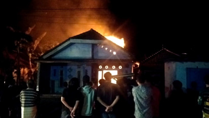 Gegara Lupa Matikan Tungku Dapur, Satu Rumah Warga di Lumajang Ludes Terbakar