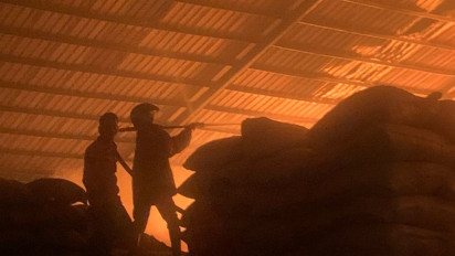 Gudang Pengolahan Pinang di Binjai Terbakar, Upaya Pemadaman 14 Jam Belum Berhasil