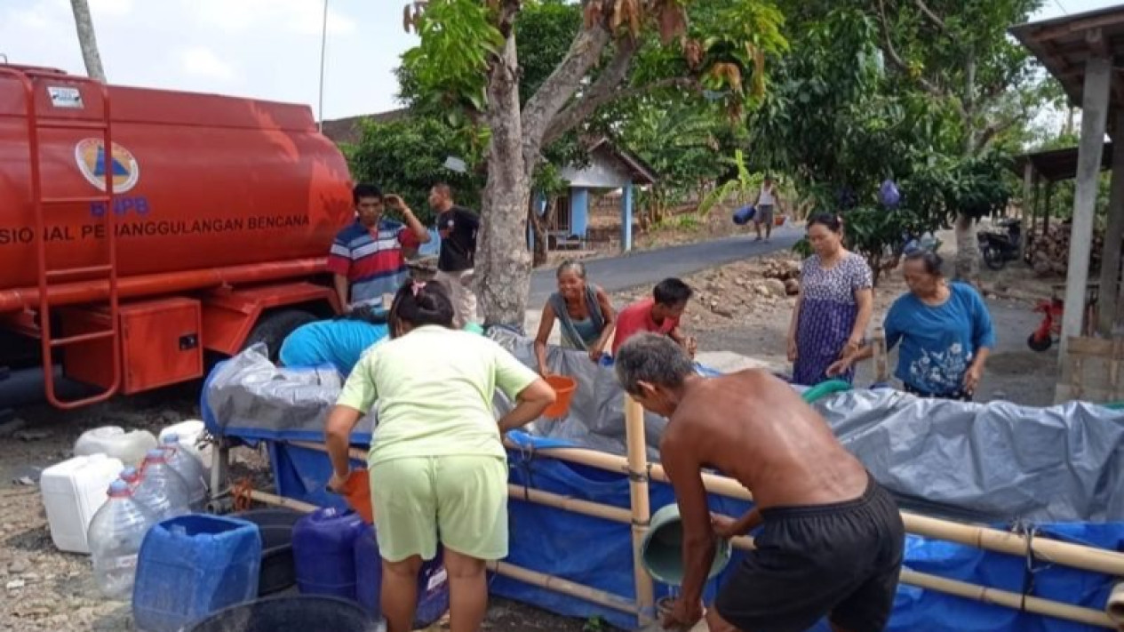 Kekeringan, BPBD Boyolali Kirim Enam Tangki Bantuan Air Bersih
            - galeri foto