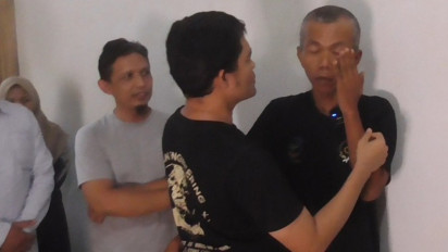 Enuh Nugraha Lulusan ITB yang Hidup Menggelandang Akhirnya Dijemput Teman Kuliah, Mengingat-ingat Sambil Teteskan Air Mata