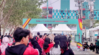 Ribuan Suporter Membuat Stadion GBT Membara Jelang Pembukaan Piala Dunia U-17