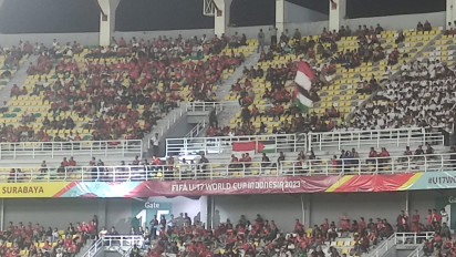 Bendera Palestina Berkibar di Tengah Riuh dan Meriahnya Pembukaan Piala Dunia U-17 2023
