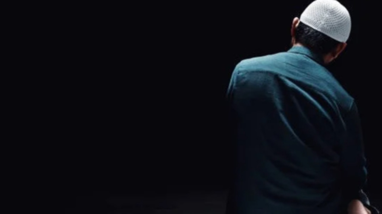 Tafsir Surah Al Isra Ayat 79: Lakukan Shalat Tahajud
            - galeri foto