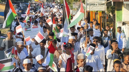 Aksi Bela Palestina, Ribuan Warga Buton Gelar Pawai dan Galang Donas