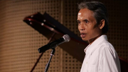 Joko Pinurbo, Sukir dan Kegembiraan Pesta Demokrasi