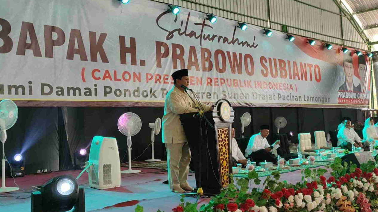 Safari Politik di Jawa Timur, Prabowo Subianto Silaturahmi ke PP Sunan Drajat Lamongan
            - galeri foto
