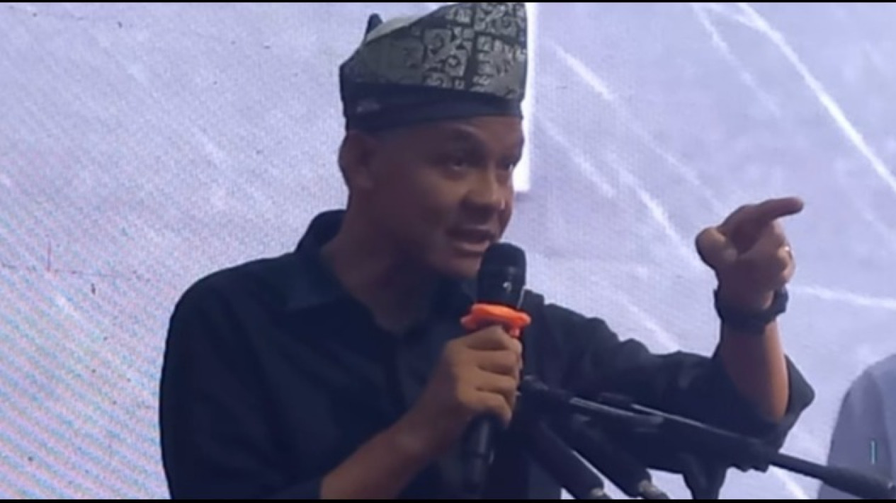 Soal Pencopotan Poster di Pematang Siantar, Ganjar: Kalau Mau Copot, Copot Semua, Jangan Memancing Emosi
            - galeri foto