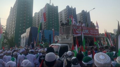 Ribuan Warga Bekasi Tumpah Ruah ke Jalan Ahmad Yani Ikuti Aksi Bela Palestina