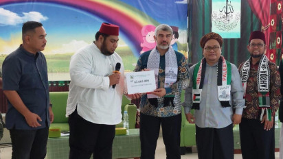 Aksi Bantu Palestina, Seribuan Siswa Galang Donasi dan Serukan Boikot Produk Israel di Medan