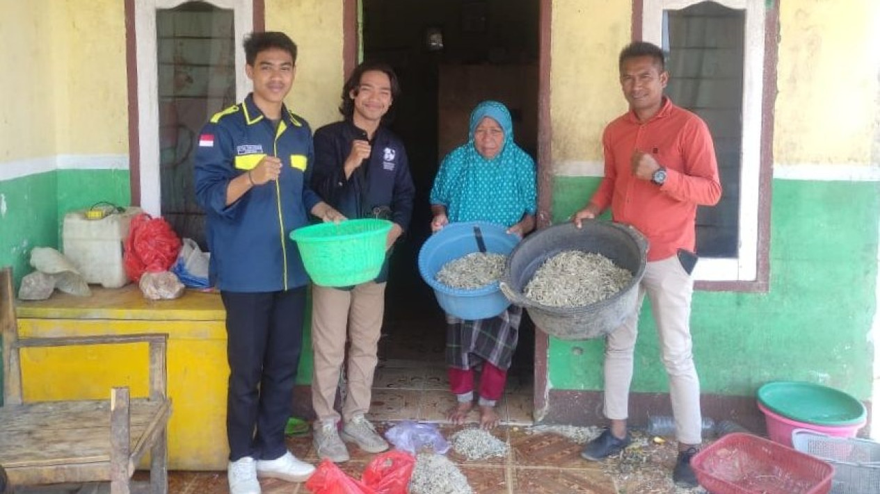 Pengolahan Ikan Bandeng di Desa Mbawi  Jadi Produk Bernilai Ekonomis
            - galeri foto