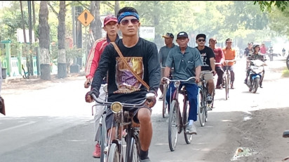 Komunitas Sepeda Onthel Muncul di Blora dan Ajak Warga Bersepeda
