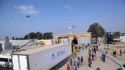 76 Truk Bantuan Menyeberang ke Gaza Bawa Obat-obatan dan Pasokan Pangan