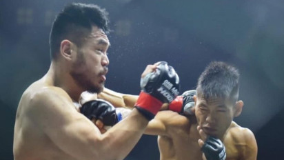 Ronald Siahaan Juara Baru Kelas Ringan One Pride MMA 74