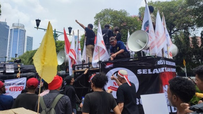 Aliansi Penyelamat Konstitusi Geruduk KPU: Tolak Pencalonan Prabowo Subianto dan Gibran Rakabuming Raka