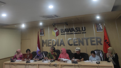 Koalisi Masyarakat Peduli Keterwakilan Perempuan Laporkan KPU ke Bawaslu
