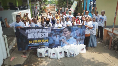 Komunitas Relawan Mas Gibran Mojokerto Bagi-bagi Sembako dan Pengajian di Mojokerto