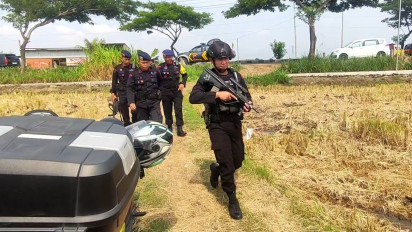 Warga Dihebohkan Penemuan Granat di Pinggir Sungai Silugonggo Pati