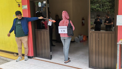 Rekonstruksi Perampok Pemilik Penginapan Harmoni Ponorogo, Pelaku Sabetkan Pisau karena Takut saat Korban Melawan
