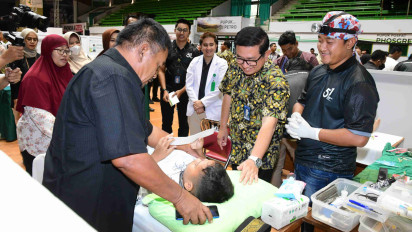 Peringati Hari Kesehatan Nasional, Petrokimia Gresik Komitmen Tingkatkan Derajat Kesehatan Masyarakat Sekitar
