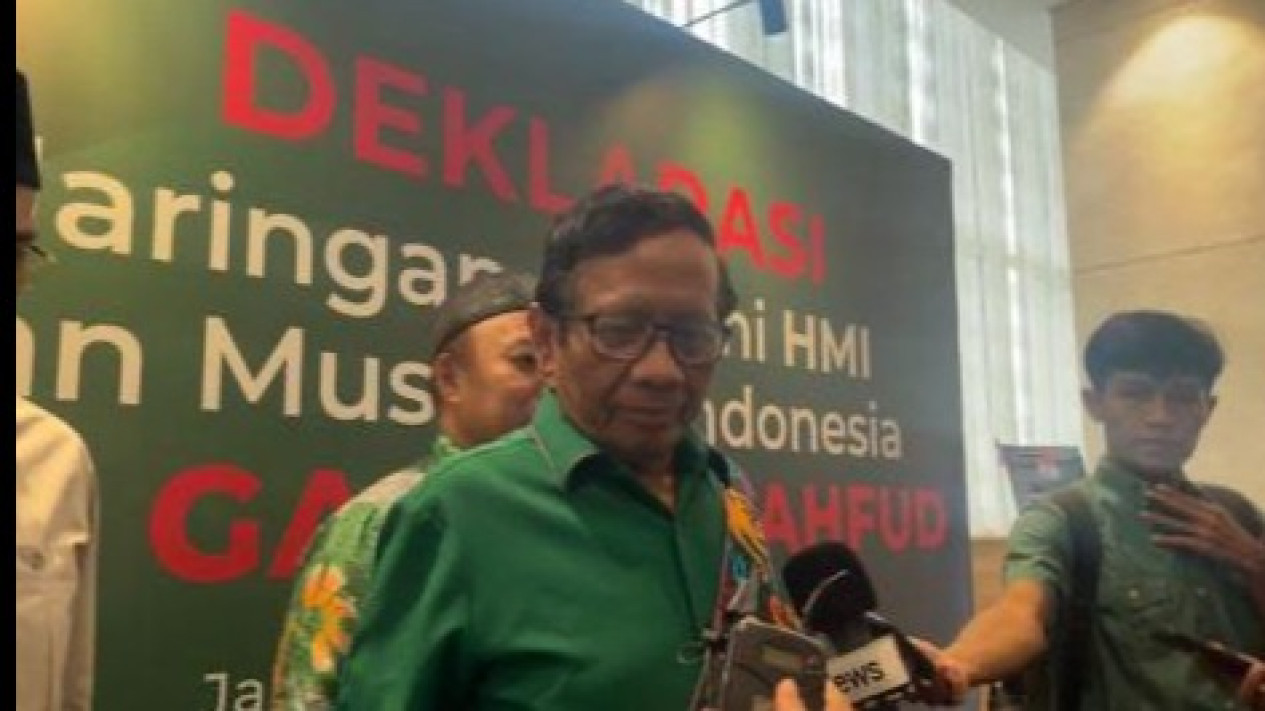 Heboh Pakta Integritas Pj Bupati Sorong Dukung Ganjar, Mahfud Md: Tidak Langgar Netralitas ASN
            - galeri foto