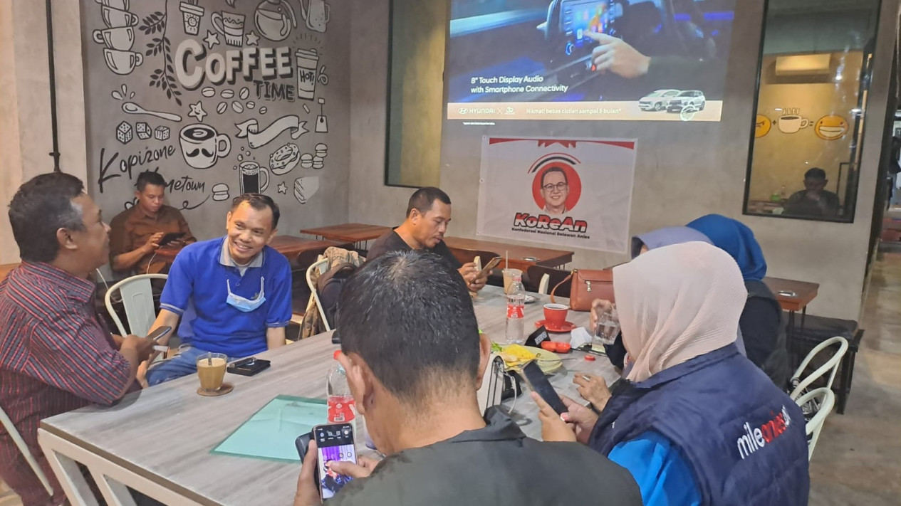 Sambut Pengundian Nomor Urut Capres, Relawan AMIN Sulsel Nobar dan Berharap Dapat Nomor Urut 1
            - galeri foto