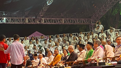 Kala Dua Anak Jokowi Salami Megawati di Acara Pengundian Nomor Urut Capres-Cawapres 2024