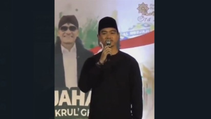 Momen Kaesang Grogi hingga Cengengesan depan Gus Miftah saat Berikan Sambutan