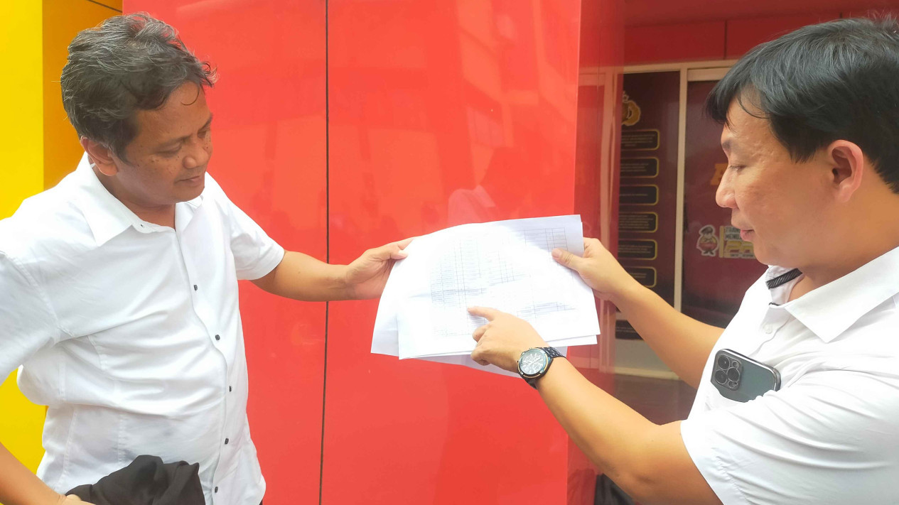 Merasa Nama Baiknya Dicemarkan, Ketua DPC Demokrat Bojonegoro Melaporkan Calegnya
            - galeri foto