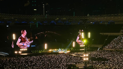 Menyapa Puluhan Ribu Fans Coldplay di Jakarta, Chris Martin: Assalamualaikum